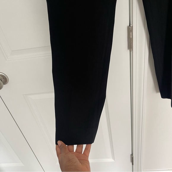 Vince Black Tapered Trousers In Japanese Crepe - Picture 7 of 10